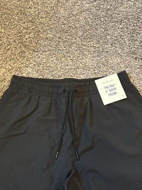 Abercrombie & Fitch Men’s Black Pinstripe Swim Trunks